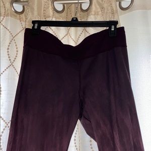 Women’s Under Armour Burgundy tights
